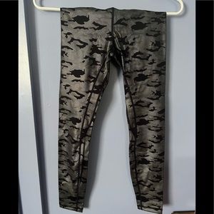 Silver Camo Supreme Hi-Rise 7/8 24" Leggings